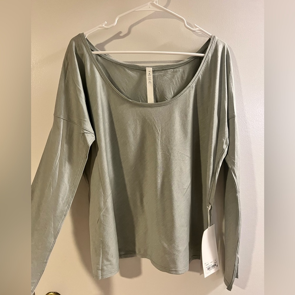 Never worn LuLuLemon Heart Open Long Sleeve. Size 10 - Picture 2 of 8